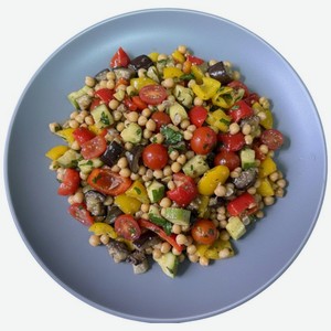 Салат из нута с печёными овощами, зеленью и лимонной заправкой, кг